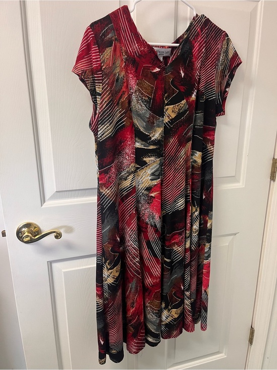 Southern Lady Dresses & Skirts - Southern Lady Red and Black Abstract Midi Dress with Gold Accents